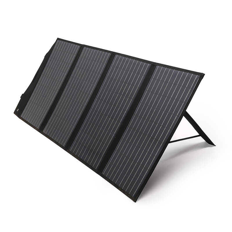Power your outdoor activities with 4-fold folding panel